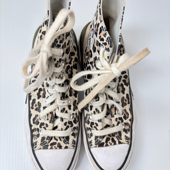 Converse Hi-Top Canvas Ladies size 6.5 - Picture 4 of 7